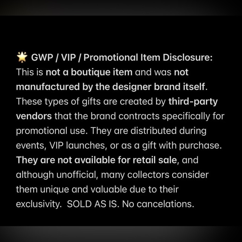 Dior White Velvet Cosmetic Bag with Gold Logo - Picture 7 of 7